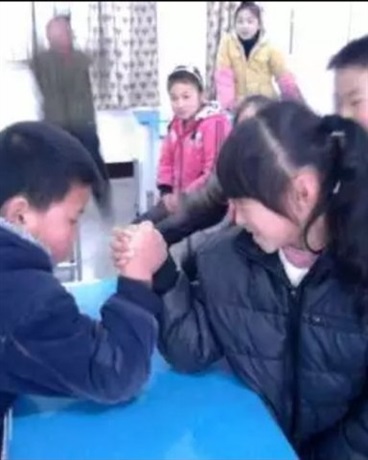 欢乐初中的作死生活