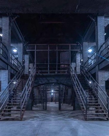 典狱长专治不服