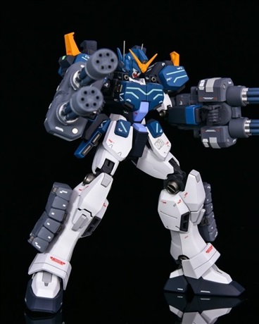 驾驶重炮高达改去GBN去创型者