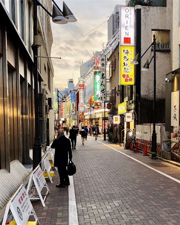 穿越到平行世界遇到另一个我