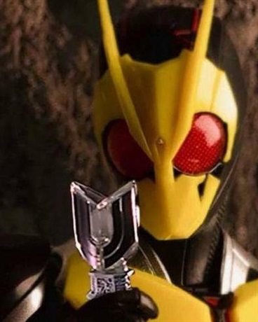 穿个书也能跨度如此离谱