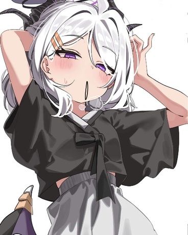 今天依旧是没掉马甲的女尊皇帝